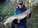 Ruud Beuker met mega snoek